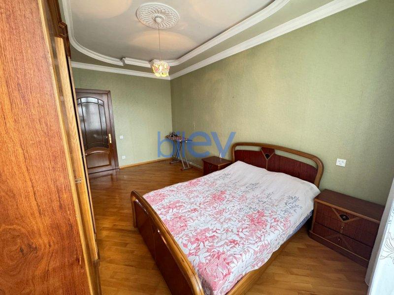 Kirayə (aylıq) 3 otaqlı Yeni Tikili  150m², Bakı