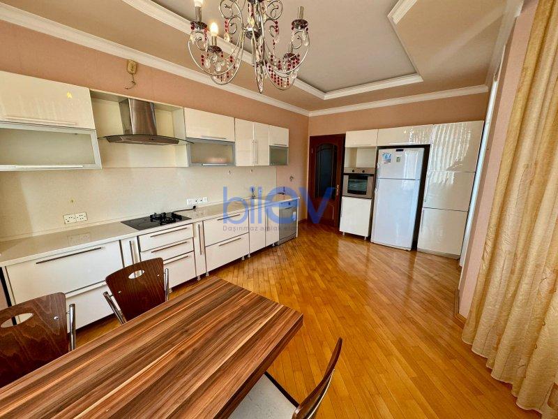 Kirayə (aylıq) 3 otaqlı Yeni Tikili  150m², Bakı