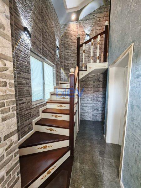 Satılır 5 otaqlı Həyət evi  210m², Bakı
