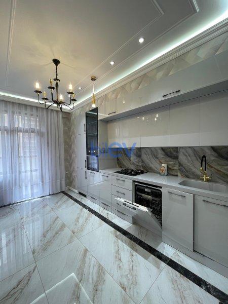 Satılır 3 otaqlı Yeni Tikili  115m², Bakı
