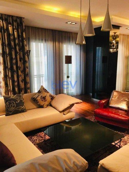 Kirayə (aylıq) 4 otaqlı Yeni Tikili  230m², Bakı