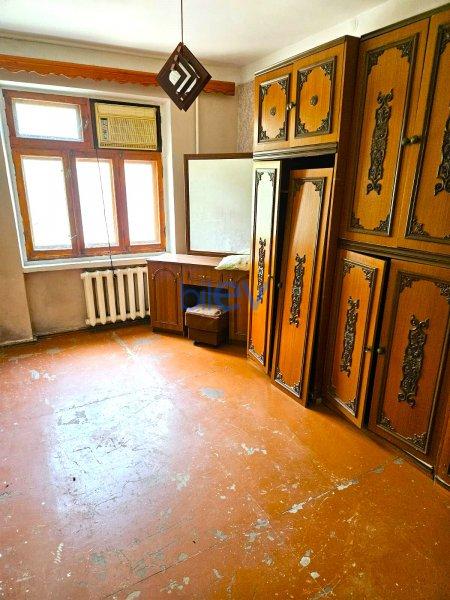 Satılır 4 otaqlı Köhnə Tikili  100m², Bakı