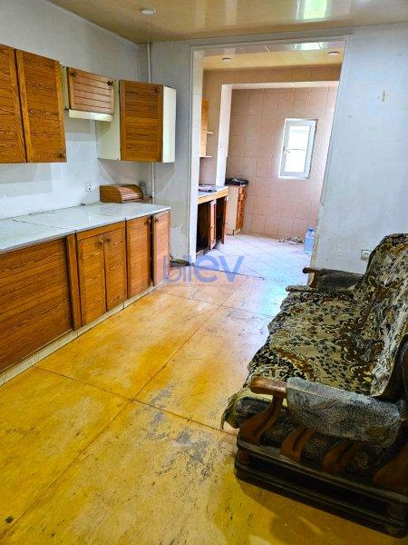 Satılır 4 otaqlı Köhnə Tikili  100m², Bakı