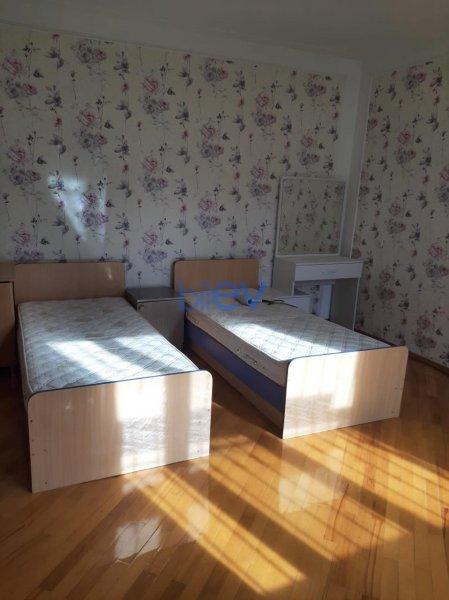 Kirayə (aylıq) 4 otaqlı Köhnə Tikili  125m², Bakı