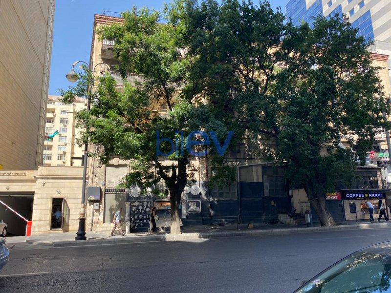 Satılır 3 otaqlı Köhnə Tikili  105m², Bakı