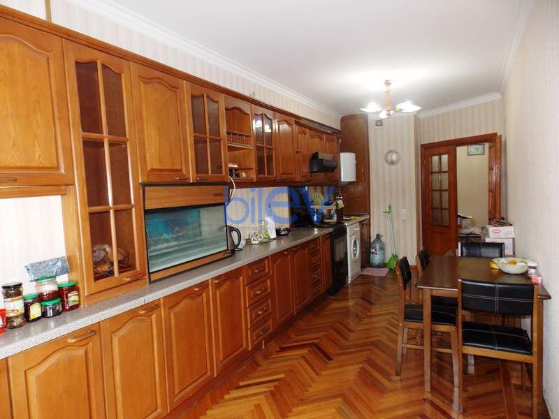 Kirayə (aylıq) 3 otaqlı Yeni Tikili  110m², Bakı