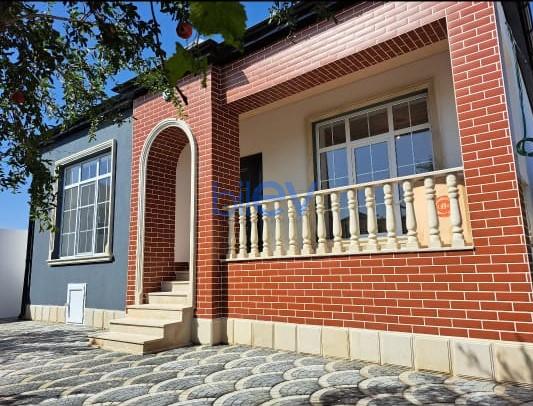 Satılır 4 otaqlı Həyət evi  120m², Bakı