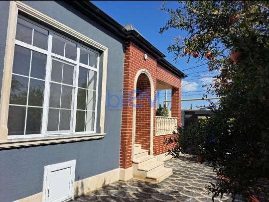 Satılır 4 otaqlı Həyət evi  120m², Bakı