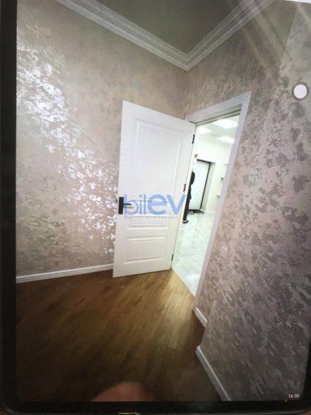 Kirayə (aylıq) 3 otaqlı Yeni Tikili  100m², Bakı