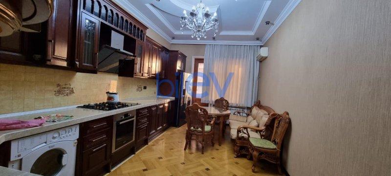 Kirayə (aylıq) 3 otaqlı Yeni Tikili  173m², Bakı