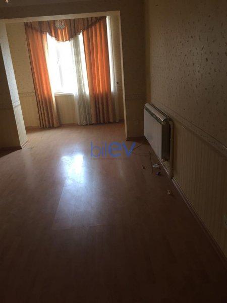 Satılır 2 otaqlı Köhnə Tikili  65m², Bakı
