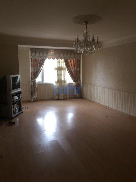 Satılır 2 otaqlı Köhnə Tikili  65m², Bakı