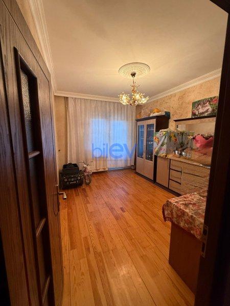 Satılır 5 otaqlı Köhnə Tikili  95m², Bakı