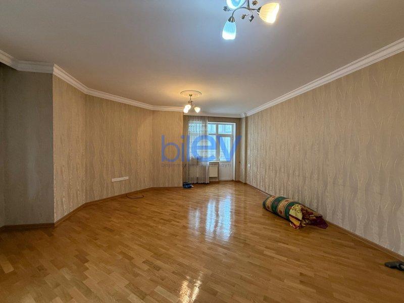 Satış 3 otaqlı Yeni Tikili bina evi  147m², Bakı
