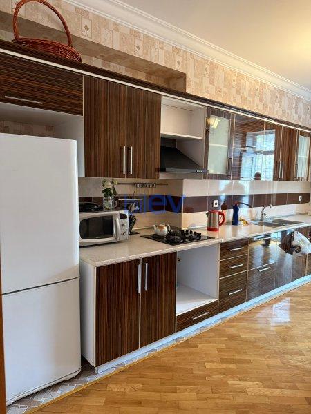 Satış 3 otaqlı Yeni Tikili bina evi  147m², Bakı