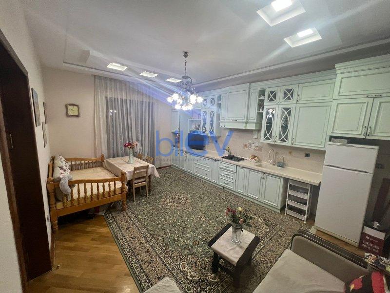 Satış 7 otaqlı Həyət evi  370m², Bakı
