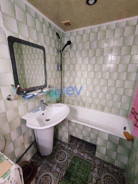 Satış 4 otaqlı Köhnə Tikili bina evi  96m², Bakı