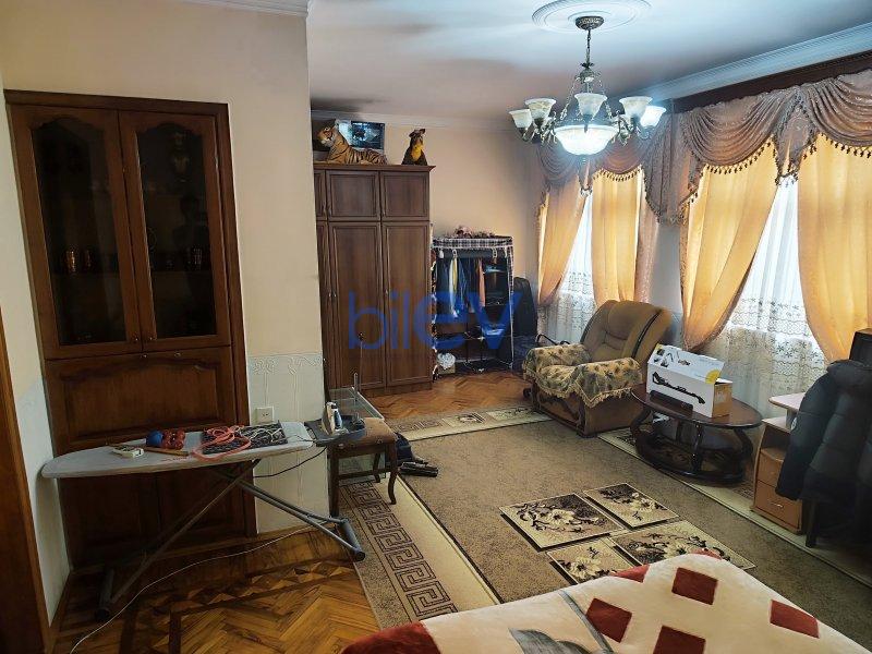 Satış 4 otaqlı Köhnə Tikili bina evi  96m², Bakı