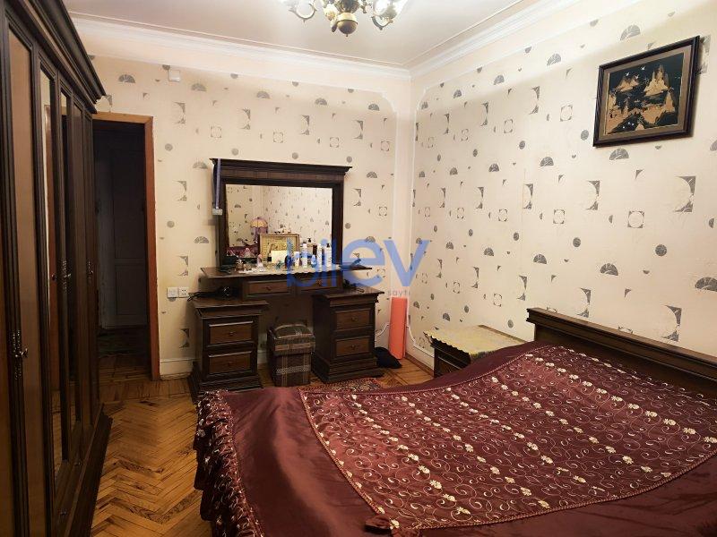 Satış 4 otaqlı Köhnə Tikili bina evi  96m², Bakı