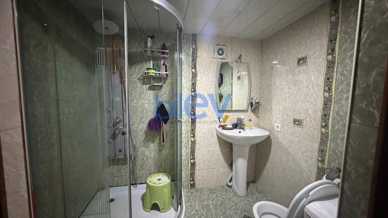 Satılır 6 otaqlı Köhnə Tikili  140m², Bakı