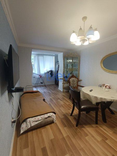 Satılır 3 otaqlı Köhnə Tikili  70m², Bakı