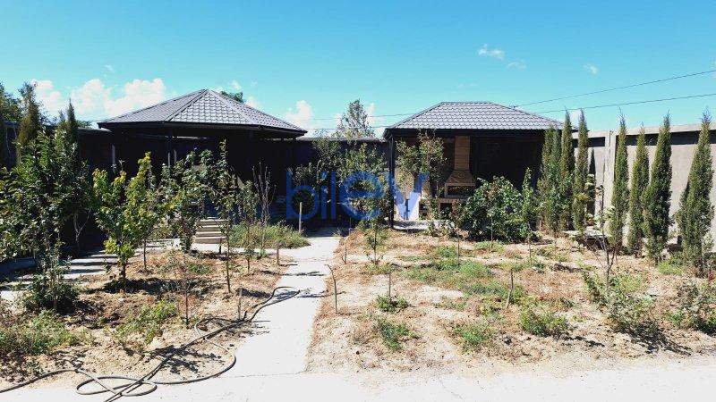 Satılır 9 otaqlı Həyət evi  700m², Bakı