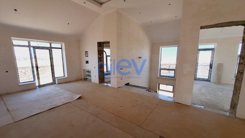 Satılır 9 otaqlı Həyət evi  700m², Bakı