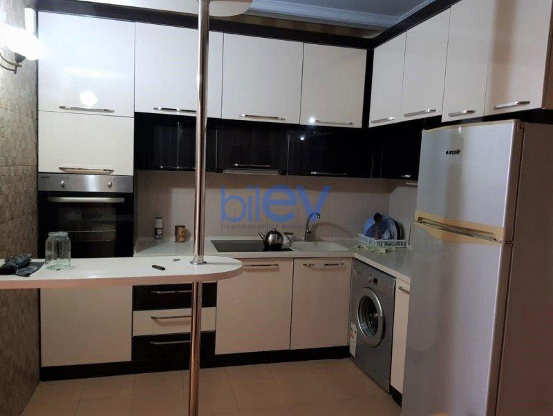 Kirayə (aylıq) 3 otaqlı Yeni Tikili  90m², Bakı