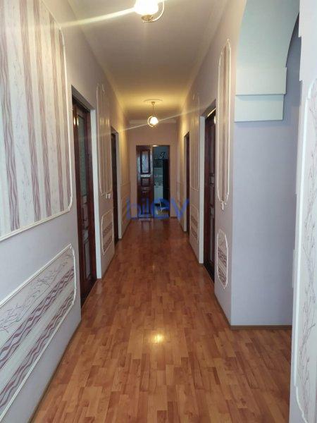 Satılır 7 otaqlı Həyət evi  330m², Sumqayıt