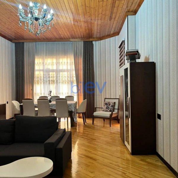 Satılır 6 otaqlı Həyət evi  270m², Bakı