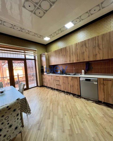Satılır 6 otaqlı Həyət evi  270m², Bakı