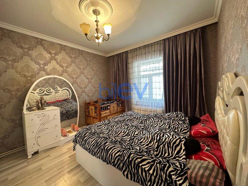 Satılır 5 otaqlı Həyət evi  250m², Bakı