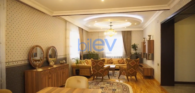 Satılır 7 otaqlı Həyət evi  352m², Bakı