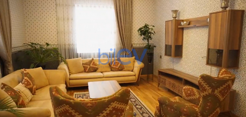 Satılır 7 otaqlı Həyət evi  352m², Bakı