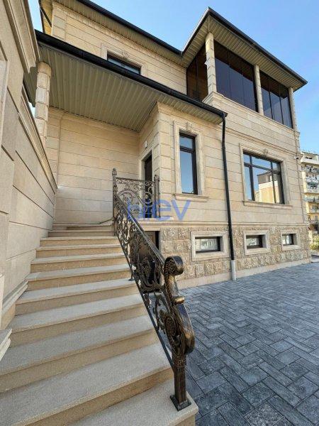 Satılır 6 otaqlı Həyət evi  276m², Bakı