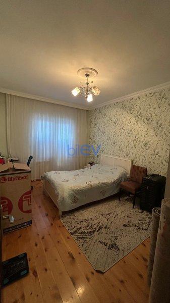 Satılır 4 otaqlı Köhnə Tikili  110m², Bakı