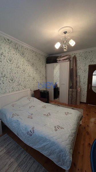 Satılır 4 otaqlı Köhnə Tikili  110m², Bakı