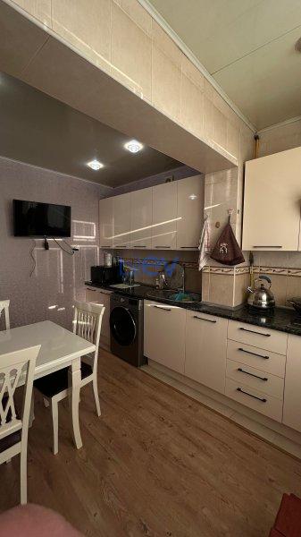 Satılır 4 otaqlı Köhnə Tikili  110m², Bakı