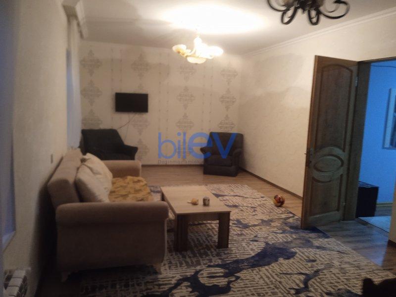 Satılır 4 otaqlı Həyət evi  200m², Bakı