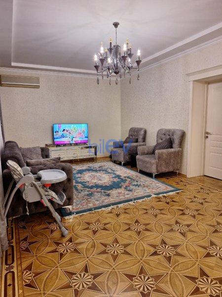 Satılır 6 otaqlı Həyət evi  180m², Bakı