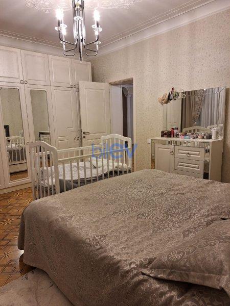 Satılır 6 otaqlı Həyət evi  180m², Bakı