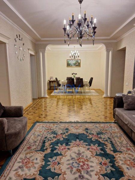 Satılır 6 otaqlı Həyət evi  180m², Bakı