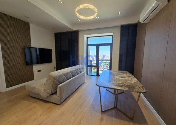 Aylıq Kirayə 3 otaqlı Yeni Tikili bina evi  105m², Bakı