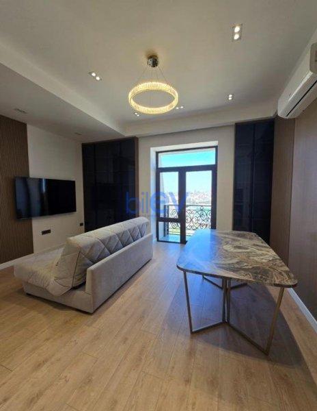 Aylıq Kirayə 3 otaqlı Yeni Tikili bina evi  105m², Bakı