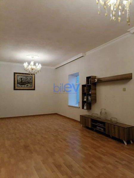 Satılır 4 otaqlı Həyət evi  450m², Bakı