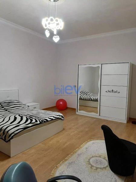Satılır 4 otaqlı Həyət evi  450m², Bakı