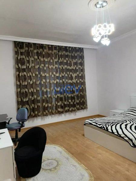 Satılır 4 otaqlı Həyət evi  450m², Bakı
