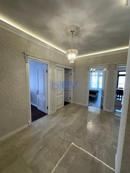 Kirayə (aylıq) 3 otaqlı Yeni Tikili  150m², Bakı