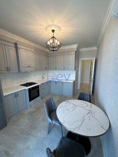 Kirayə (aylıq) 3 otaqlı Yeni Tikili  150m², Bakı