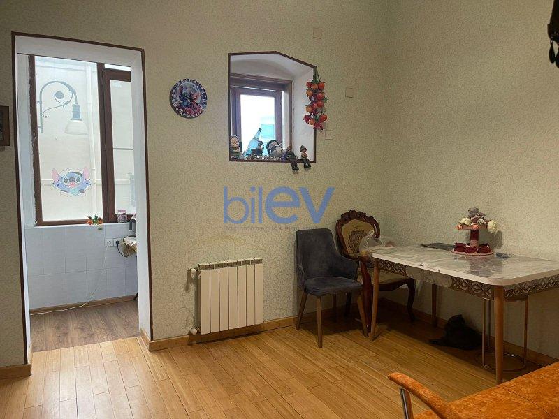 Satılır 4 otaqlı Köhnə Tikili  126m², Bakı